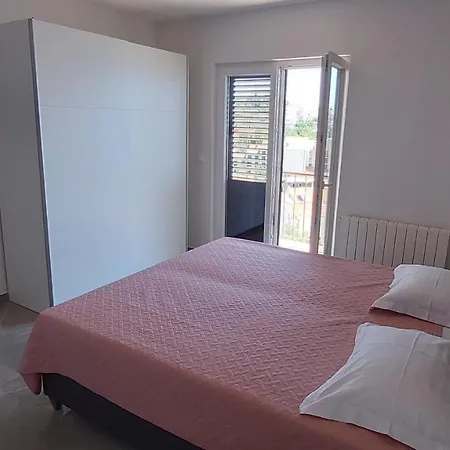 Apartment Dado