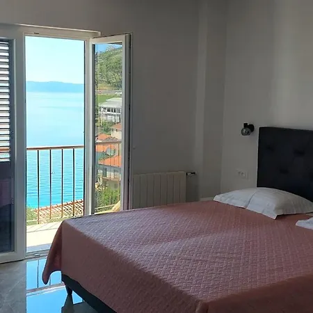 Dado Podgora (Split-Dalmatia)